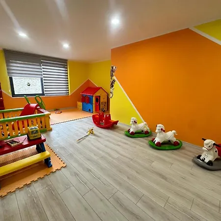 Noble House Mahmutlar Apartman